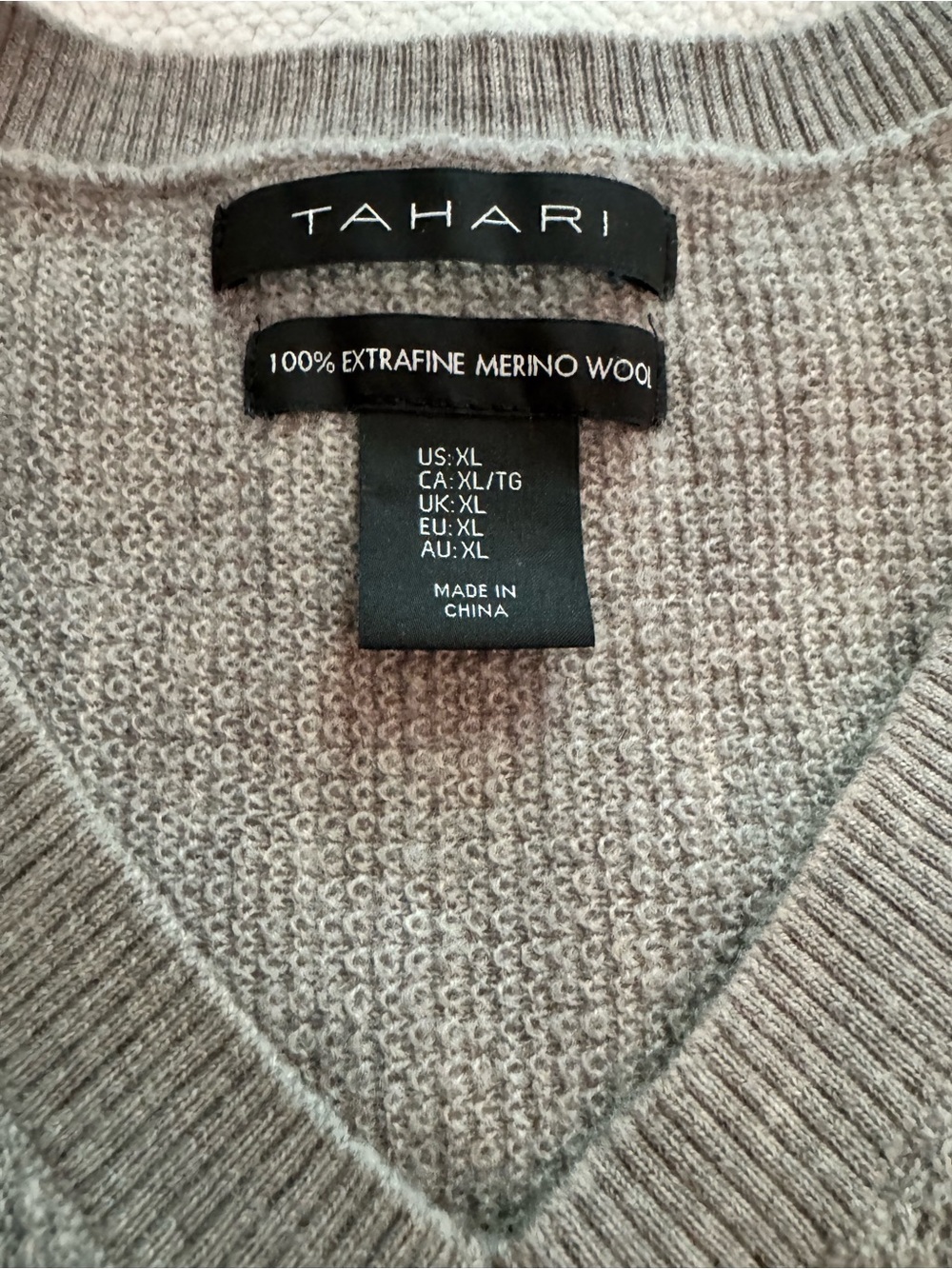 Tahari merino wool sweater - Picture 2 of 2